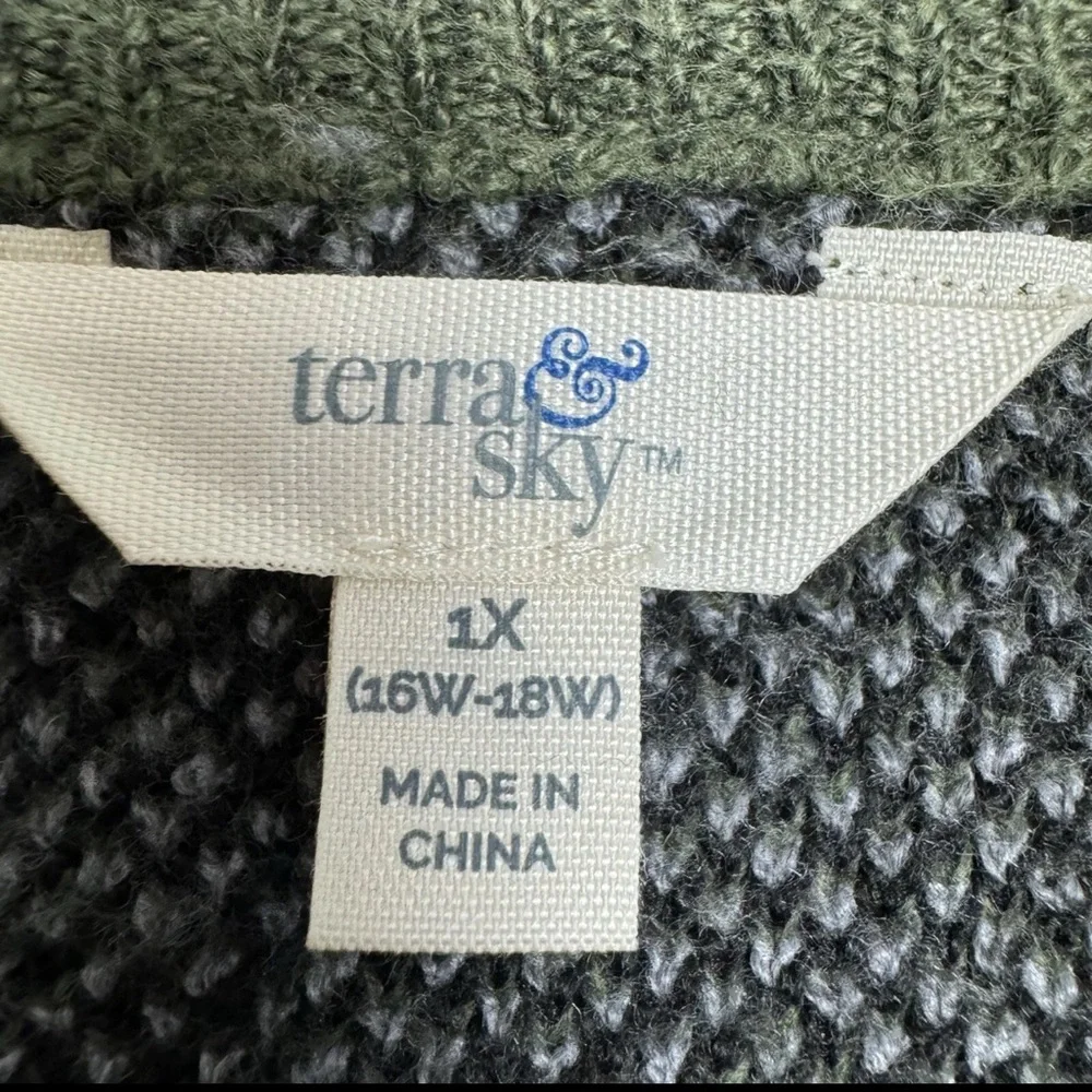 Terra‎ Sky Camo Print Sweater Crew Neck Long Sleeves Womens Size NWOT